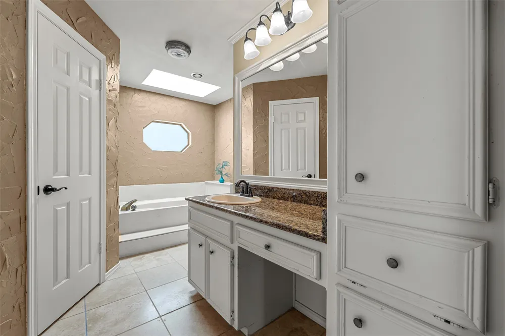 9406 Wildflower Drive Woodway, TX 76712