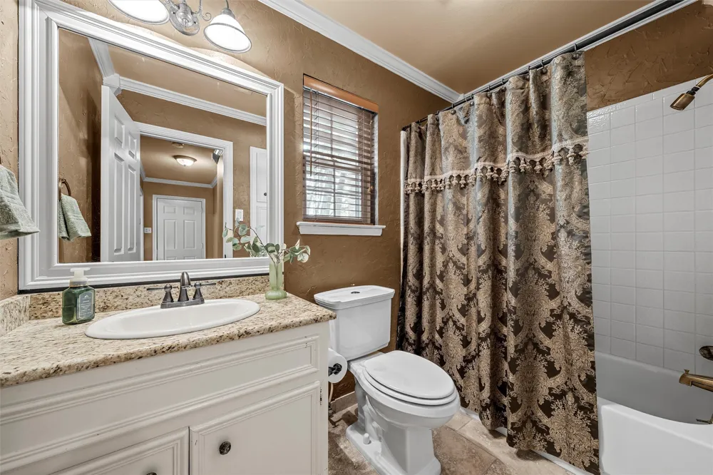 9406 Wildflower Drive Woodway, TX 76712