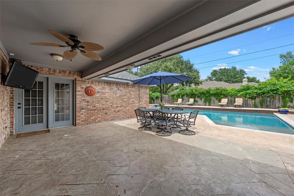 9406 Wildflower Drive Woodway, TX 76712
