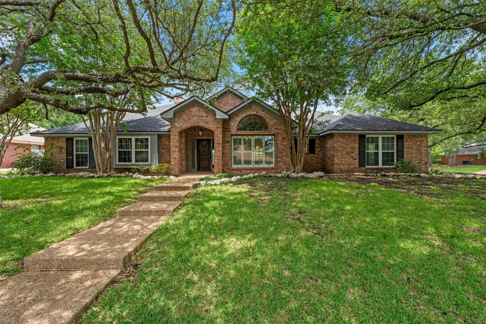 9406 Wildflower Drive Woodway, TX 76712