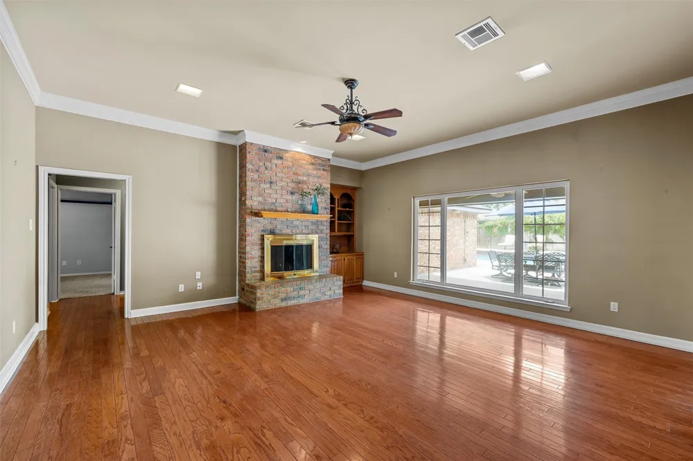 9406 Wildflower Drive Woodway, TX 76712