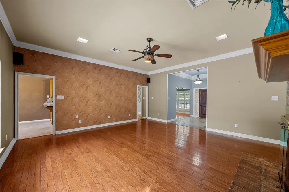 9406 Wildflower Drive Woodway, TX 76712