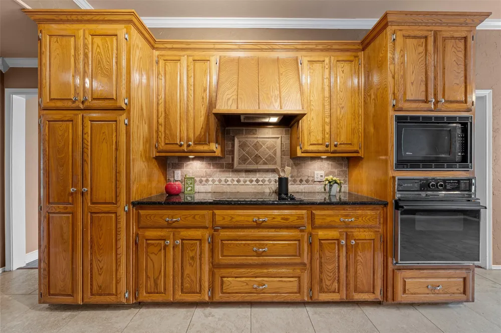 9406 Wildflower Drive Woodway, TX 76712