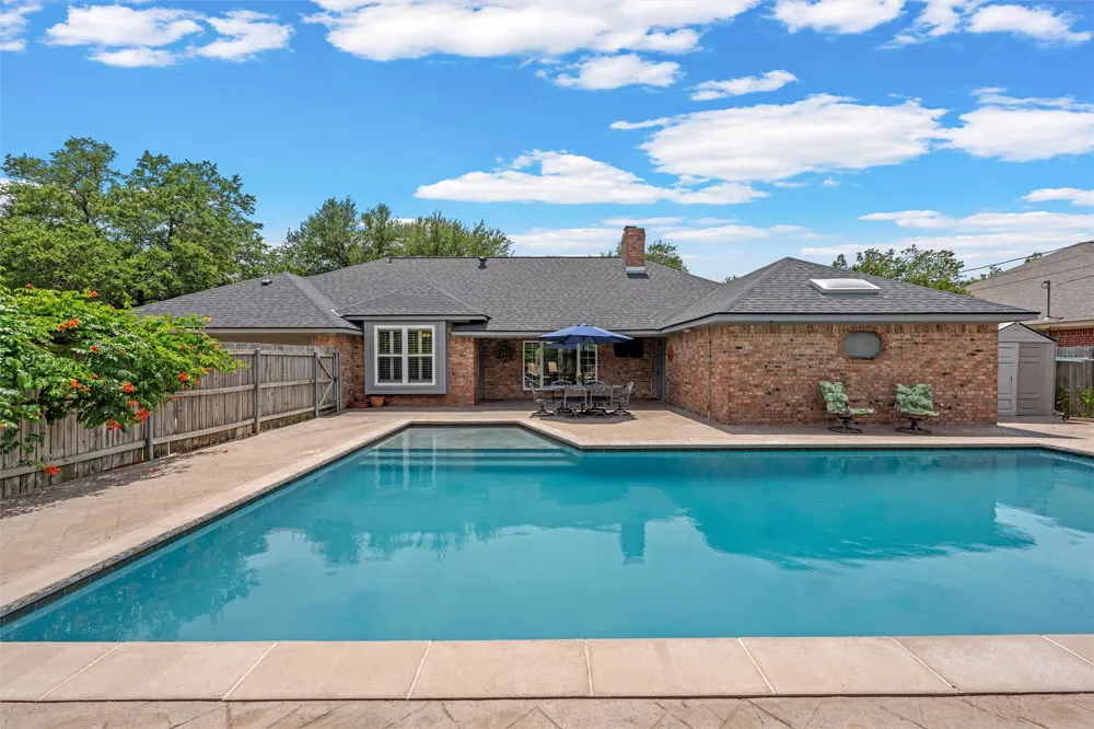 9406 Wildflower Drive Woodway, TX 76712