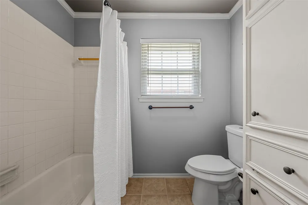 9406 Wildflower Drive Woodway, TX 76712