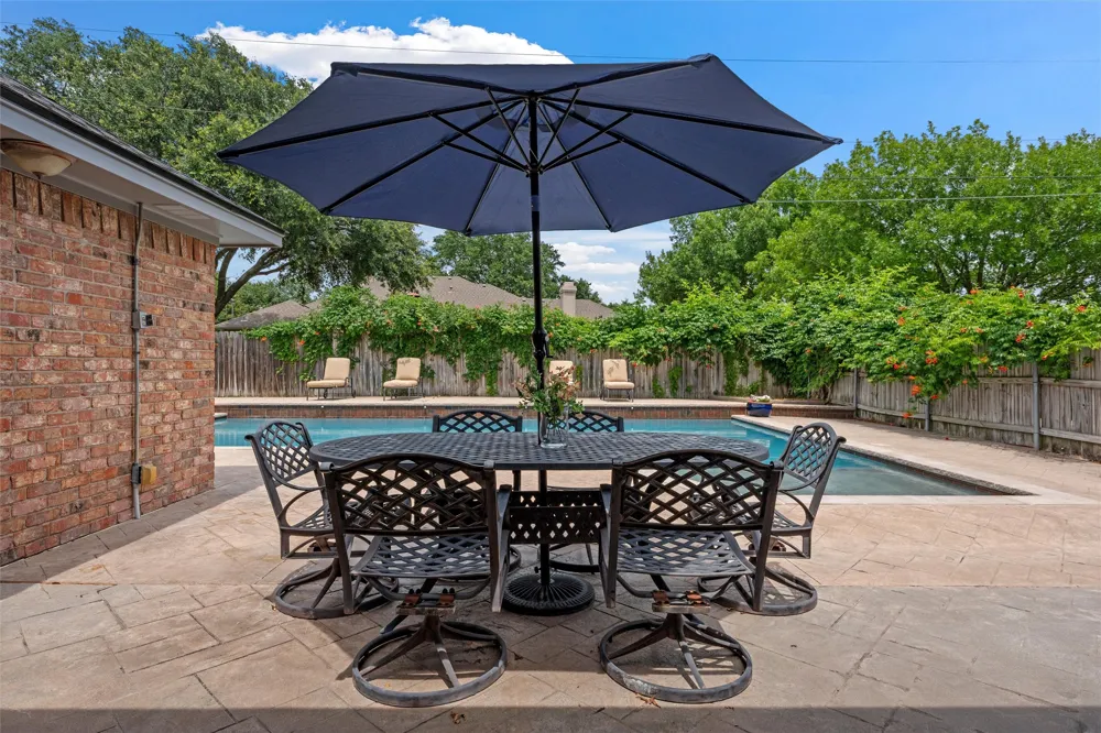 9406 Wildflower Drive Woodway, TX 76712