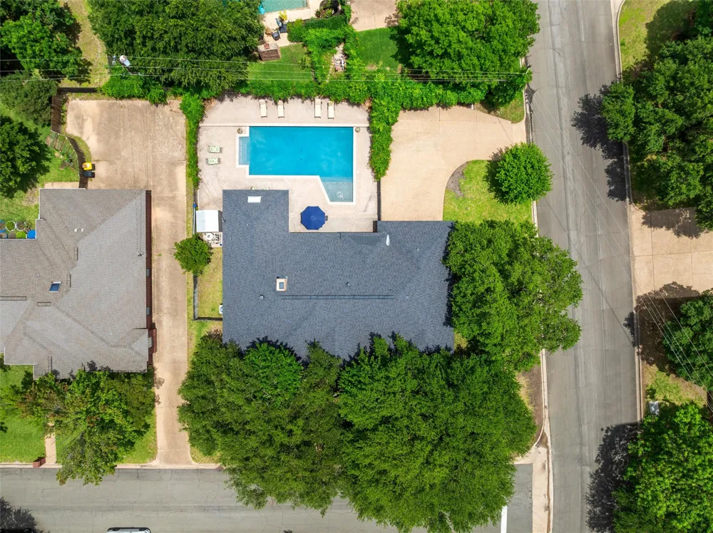 9406 Wildflower Drive Woodway, TX 76712