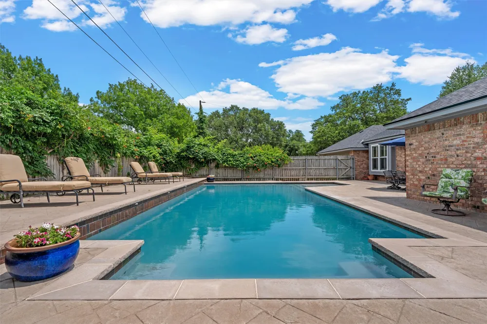 9406 Wildflower Drive Woodway, TX 76712