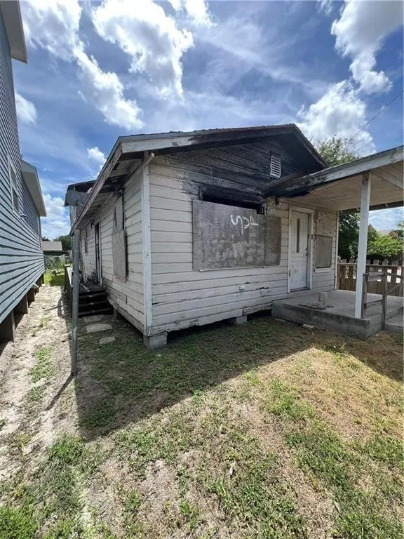 816 Mesquite Street Robstown, TX 78380