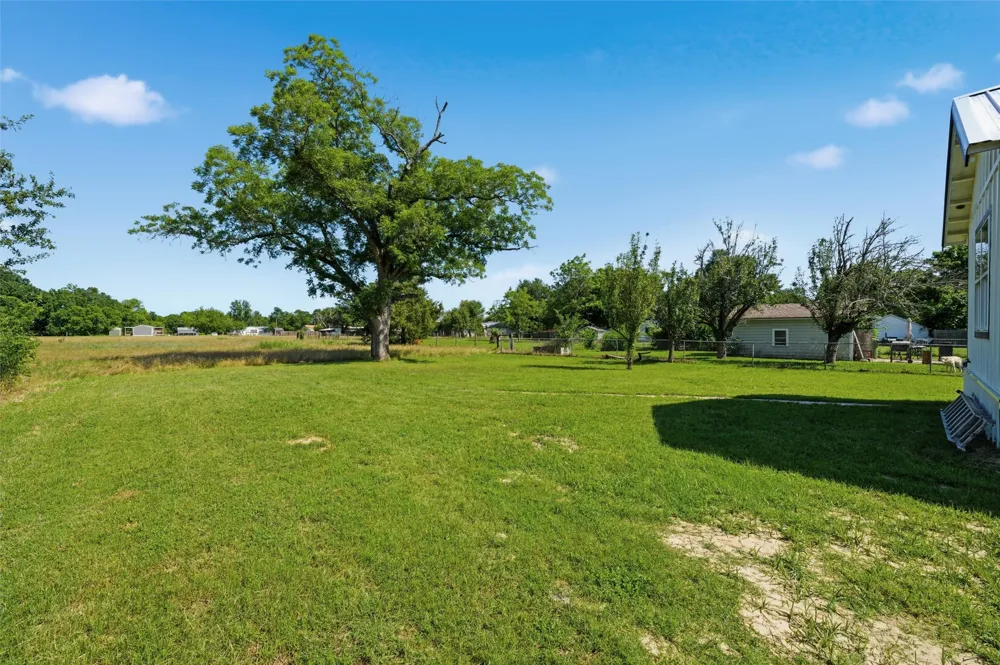 204 S Anderson Street Bremond, TX 76629