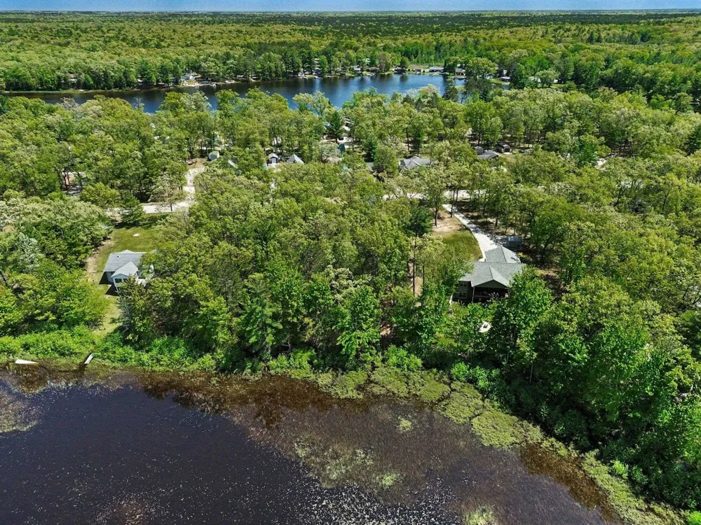 1735 Iroquois Trail Grant Township, MI 48748