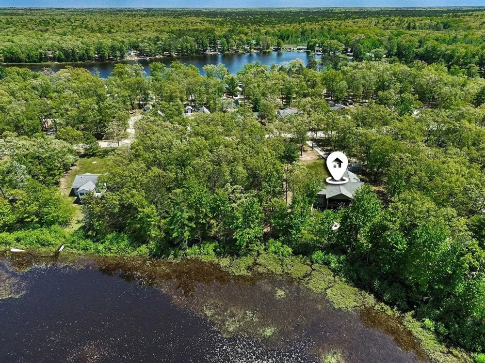 1735 Iroquois Trail Grant Township, MI 48748