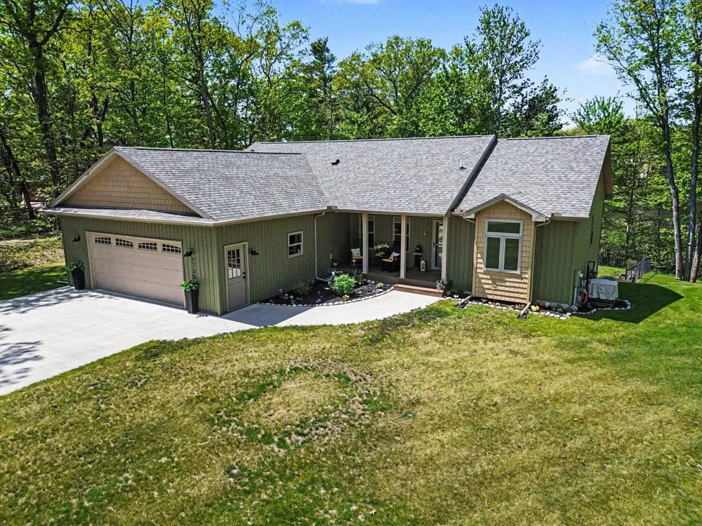 1735 Iroquois Trail Grant Township, MI 48748