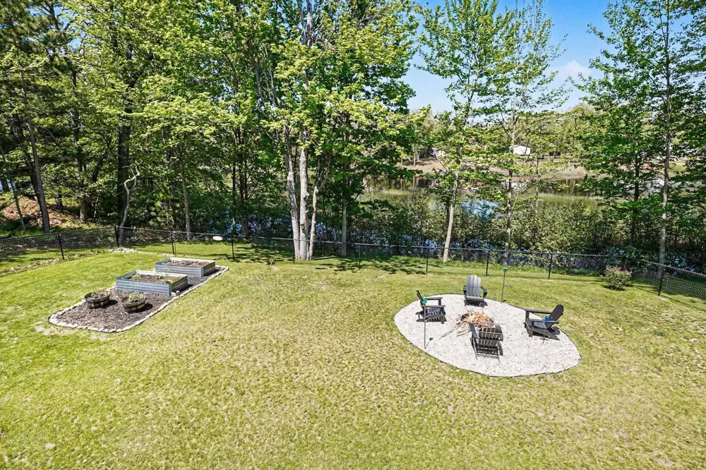 1735 Iroquois Trail Grant Township, MI 48748