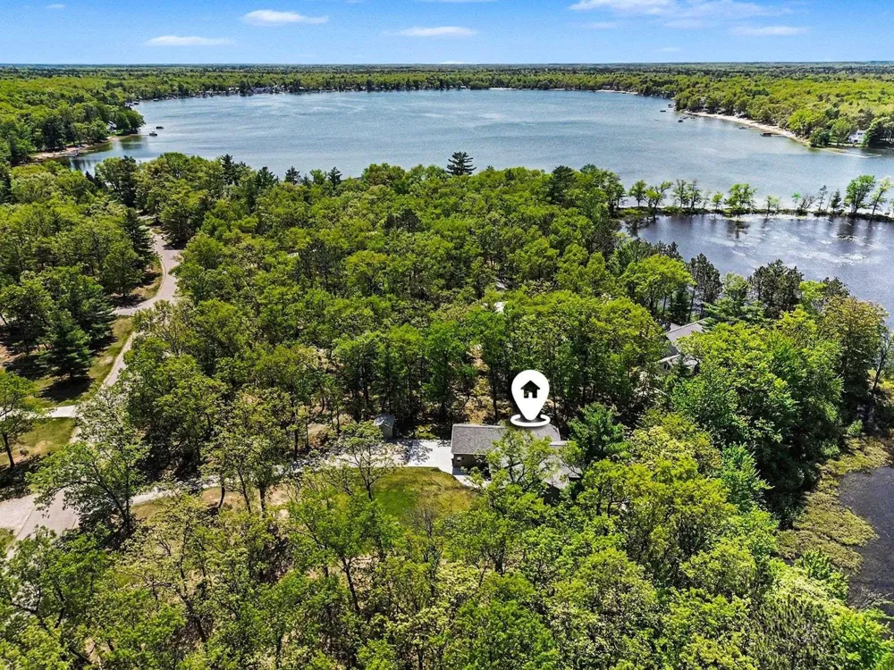 1735 Iroquois Trail Grant Township, MI 48748