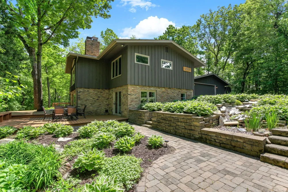 4001 Huntingdon Drive