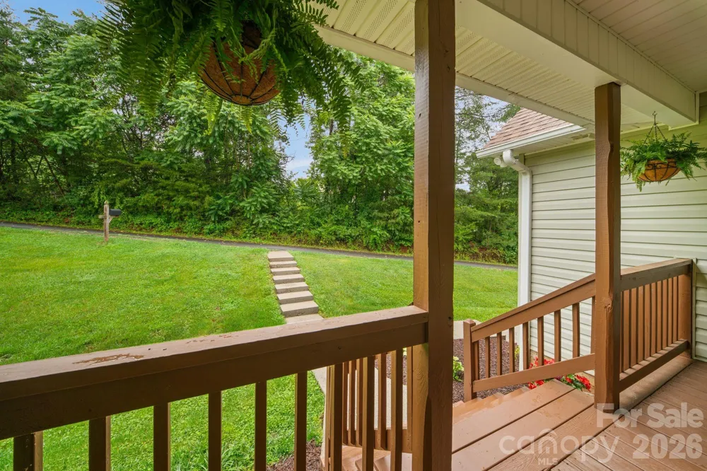 77 Sherry Lane Leicester, NC 28748