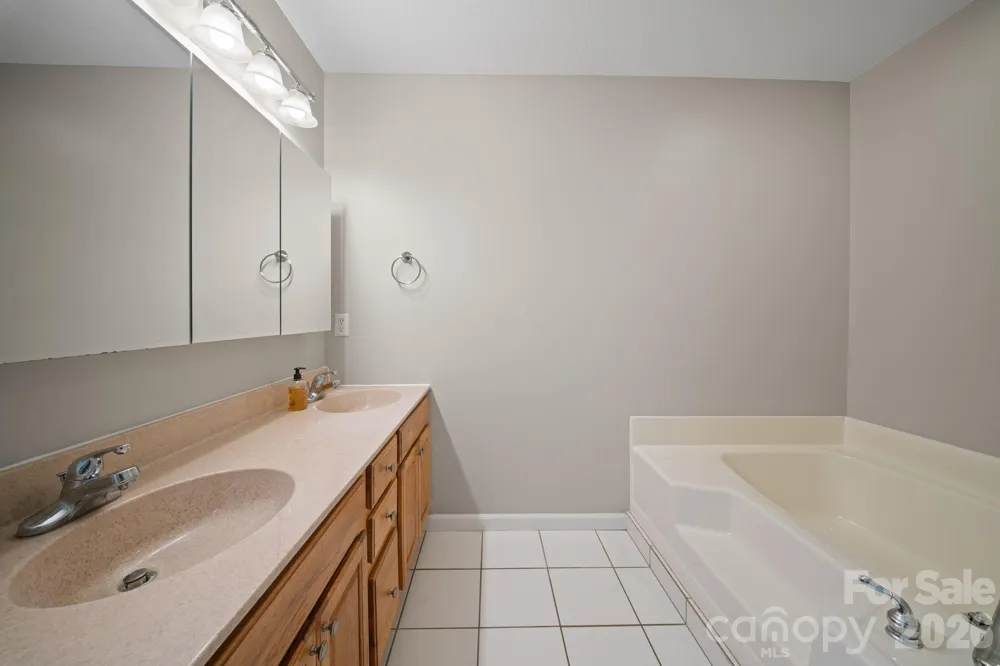 77 Sherry Lane Leicester, NC 28748