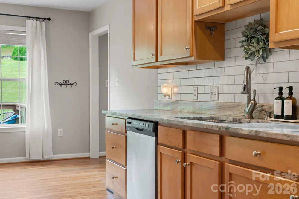 77 Sherry Lane Leicester, NC 28748