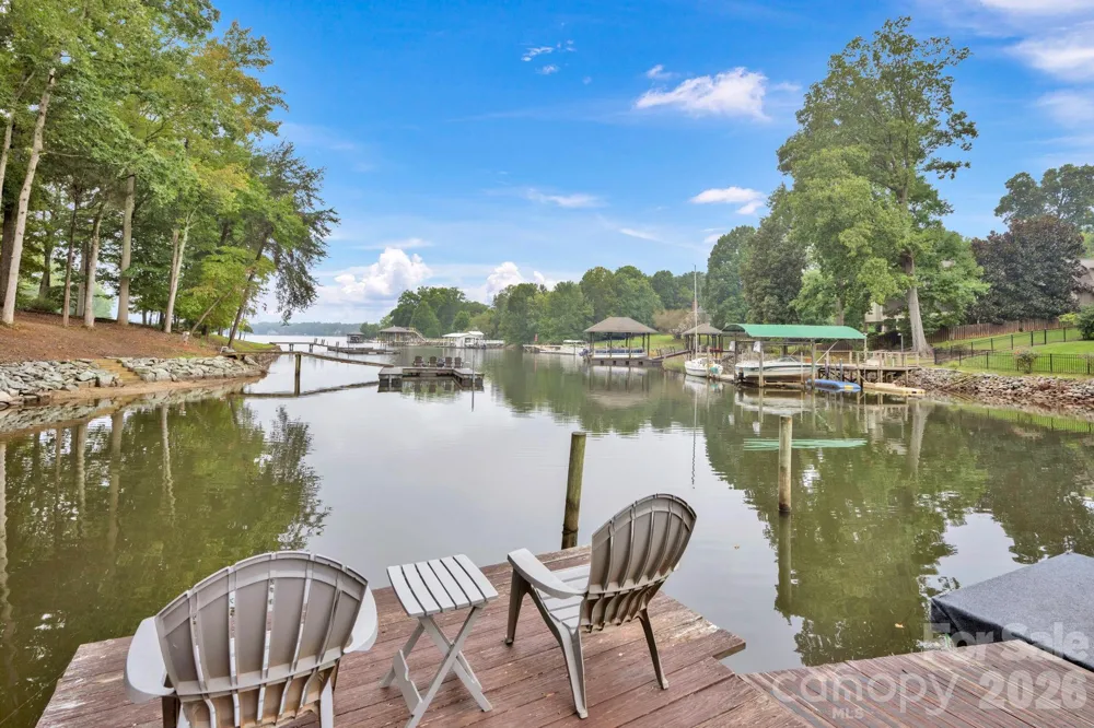 470 Lakeview Shores Loop