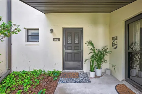 1637 SE PARADISE CIRCLE #106