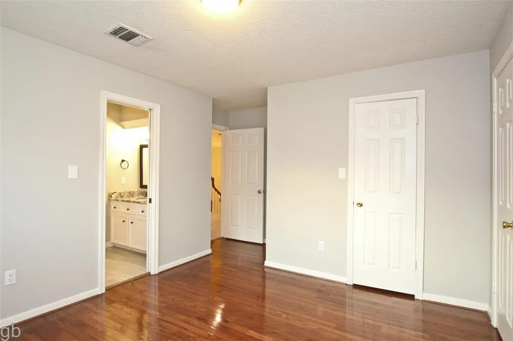 2918 Deer Creek Drive Sugar Land, TX 77478