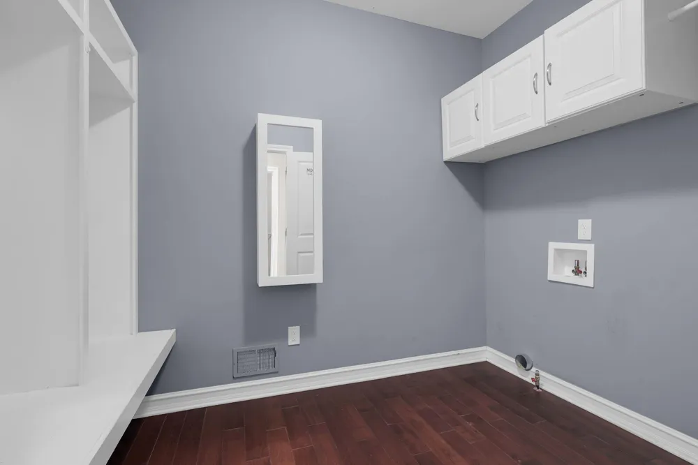 48484 Jefferson Avenue New Baltimore, MI 48047
