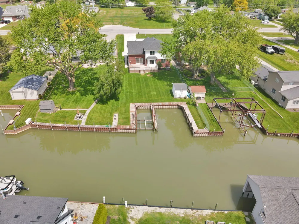 48484 Jefferson Avenue New Baltimore, MI 48047