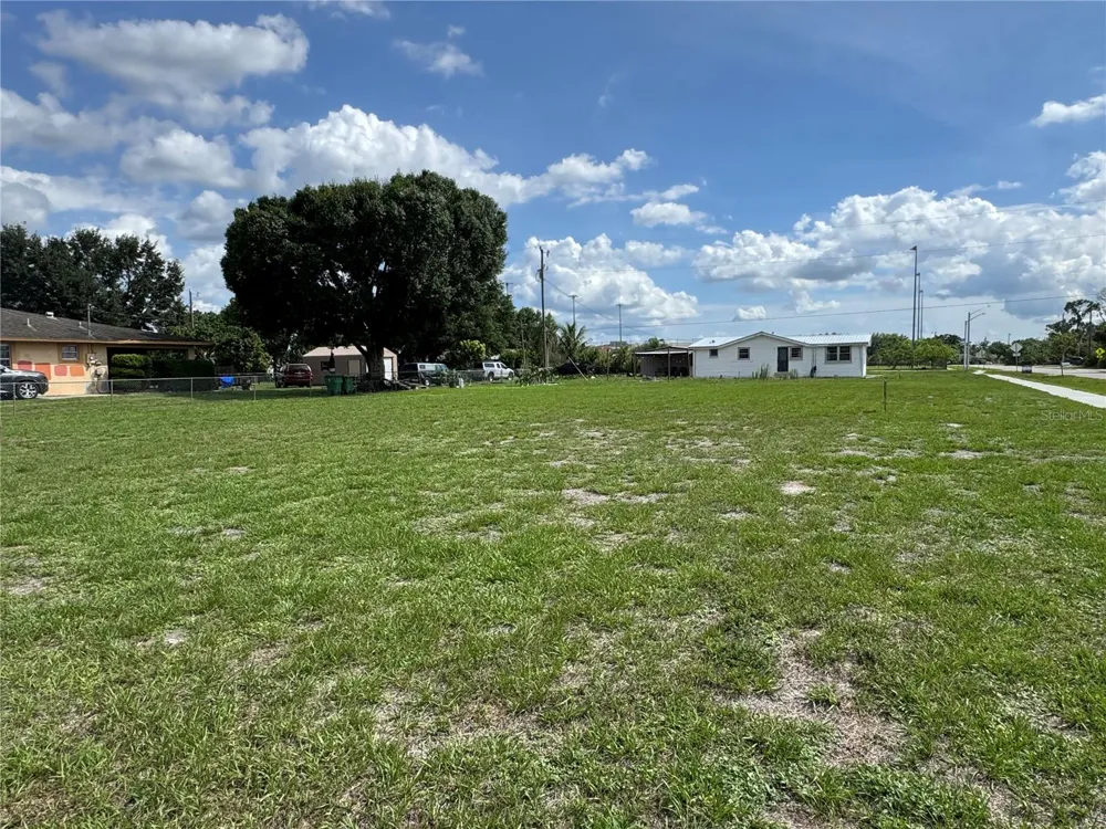GLADES AVENUE Immokalee, FL 34142