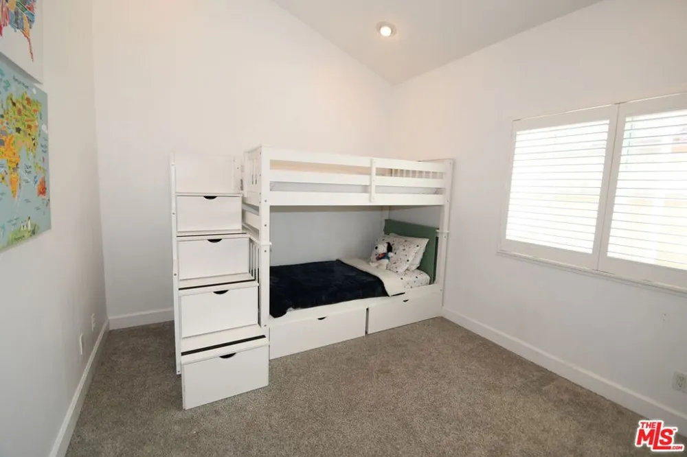 2516 Gates Avenue #B Redondo Beach, CA 90278