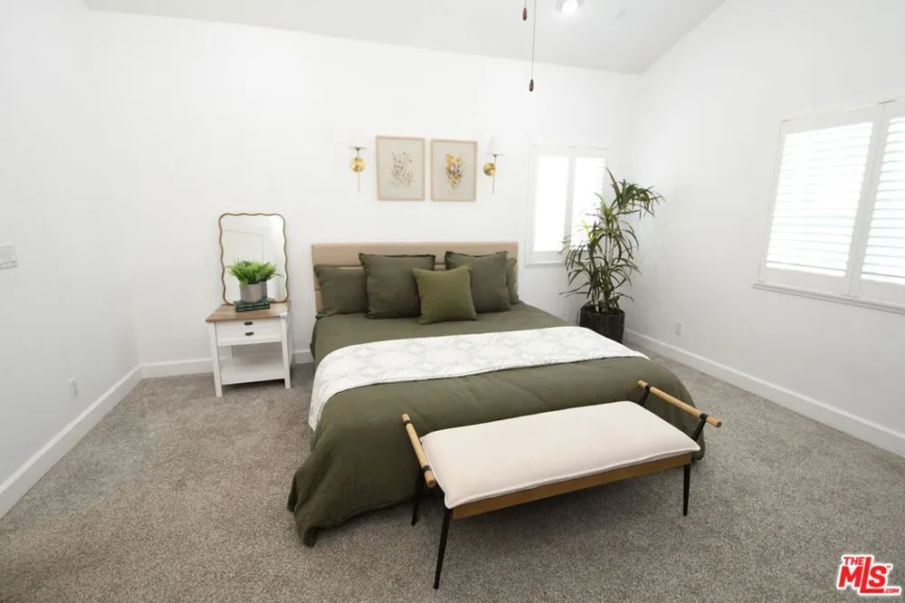 2516 Gates Avenue #B Redondo Beach, CA 90278
