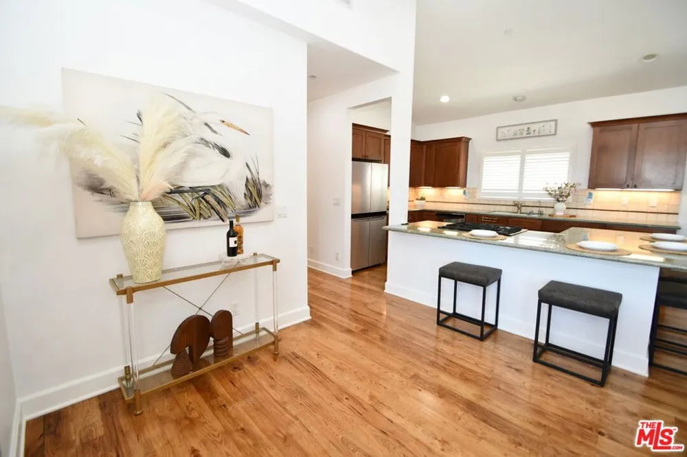2516 Gates Avenue #B Redondo Beach, CA 90278