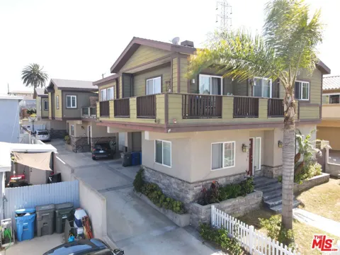 2516 Gates Avenue #B