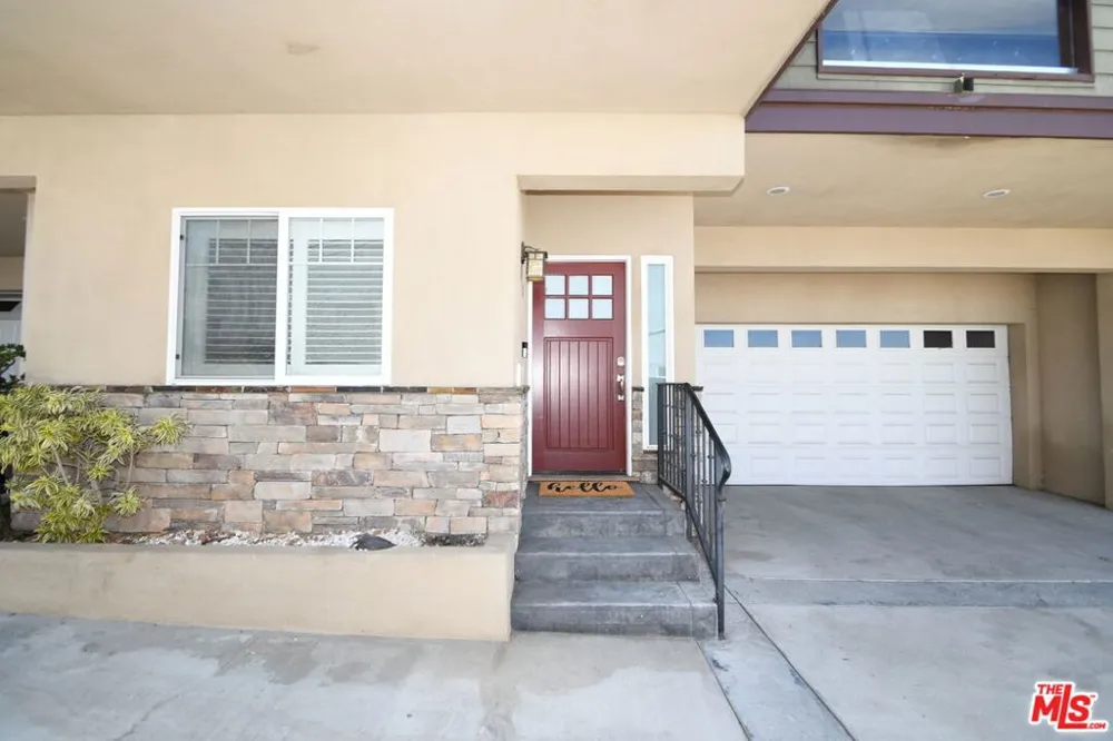 2516 Gates Avenue #B Redondo Beach, CA 90278