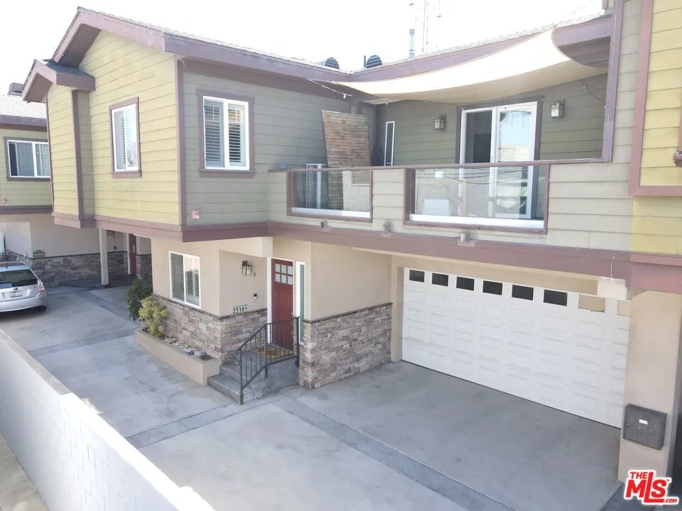 2516 Gates Avenue #B Redondo Beach, CA 90278