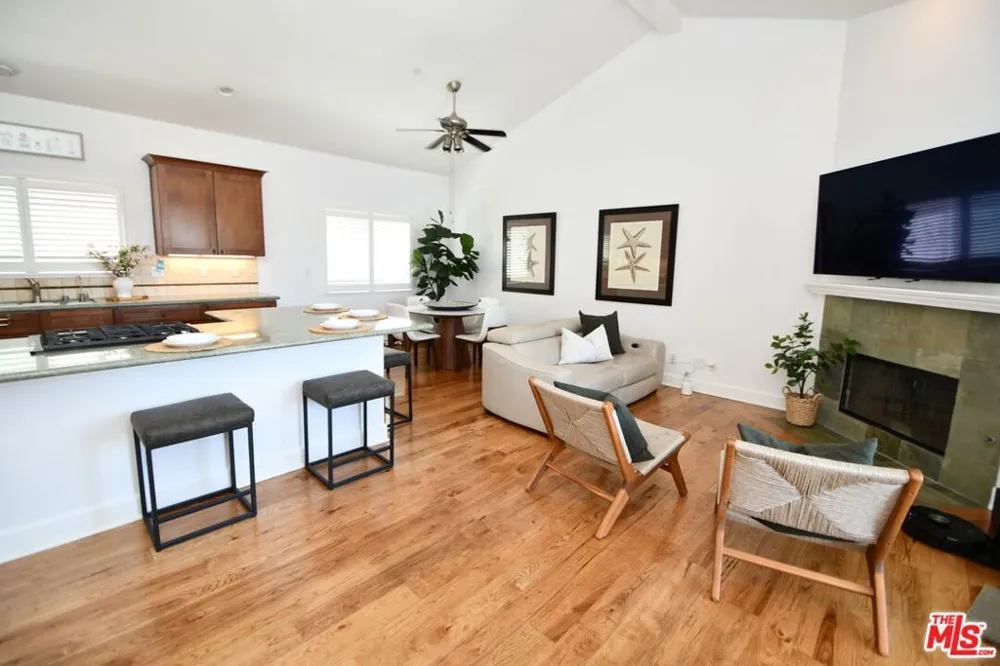 2516 Gates Avenue #B Redondo Beach, CA 90278