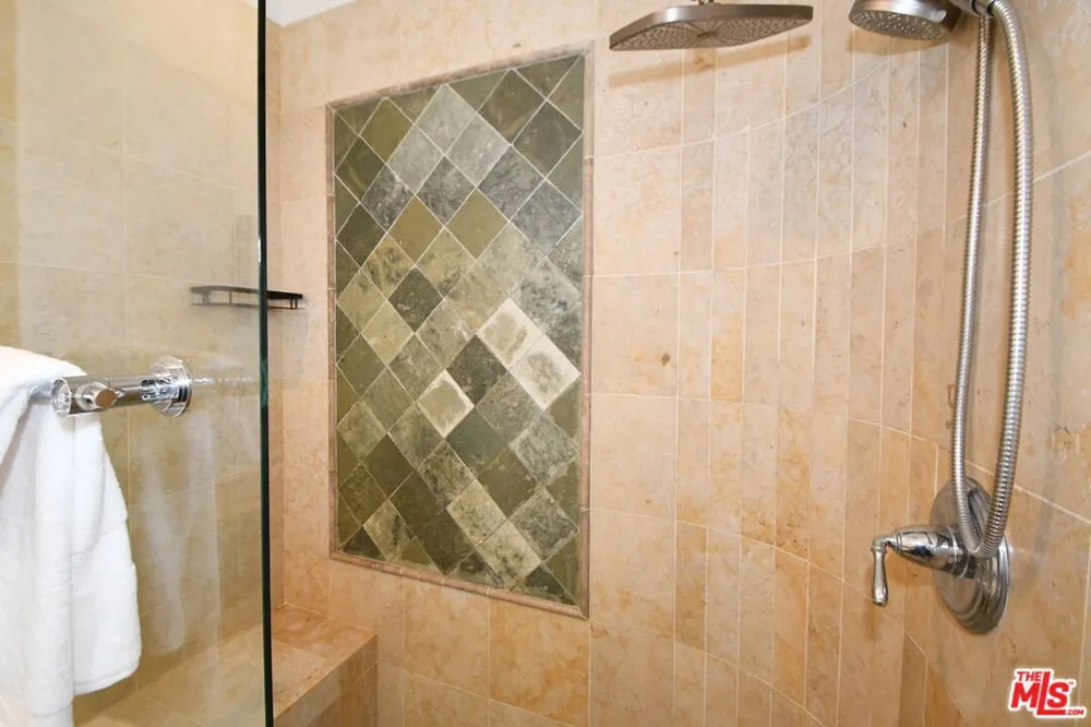 2516 Gates Avenue #B Redondo Beach, CA 90278