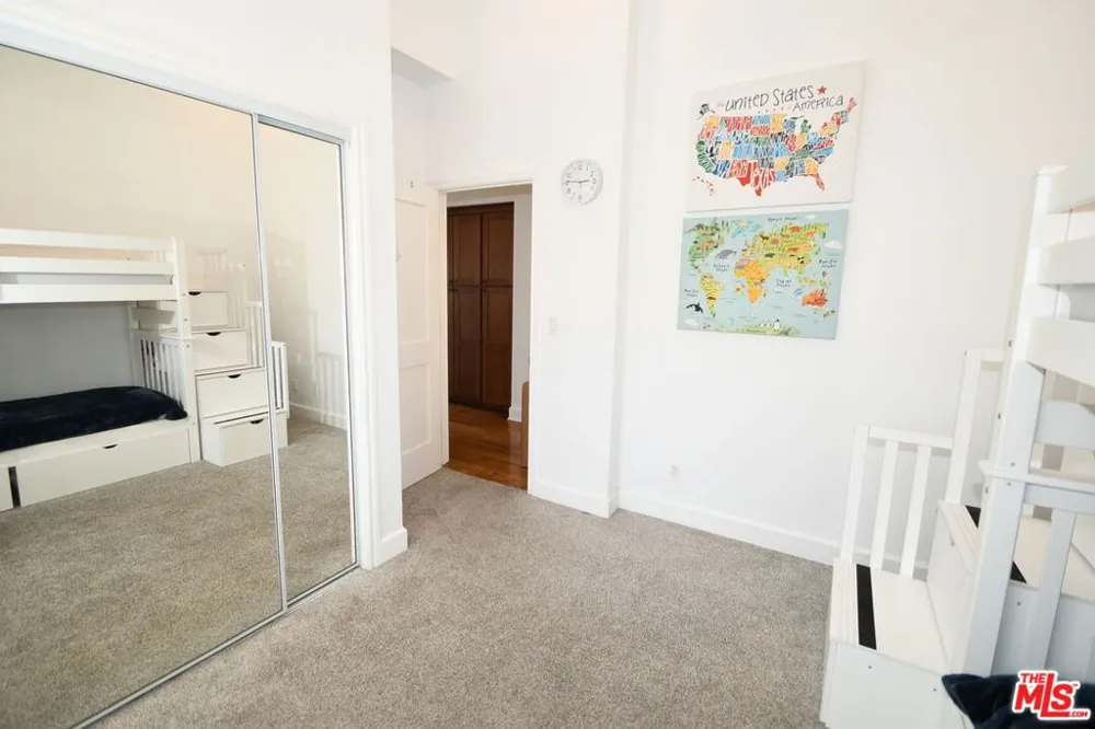 2516 Gates Avenue #B Redondo Beach, CA 90278