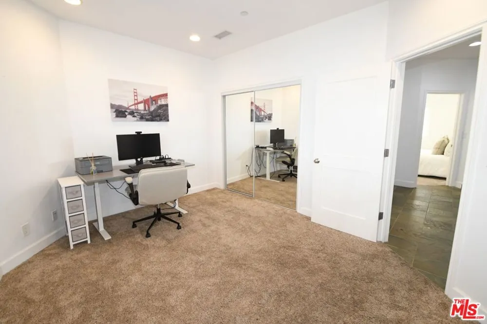 2516 Gates Avenue #B Redondo Beach, CA 90278