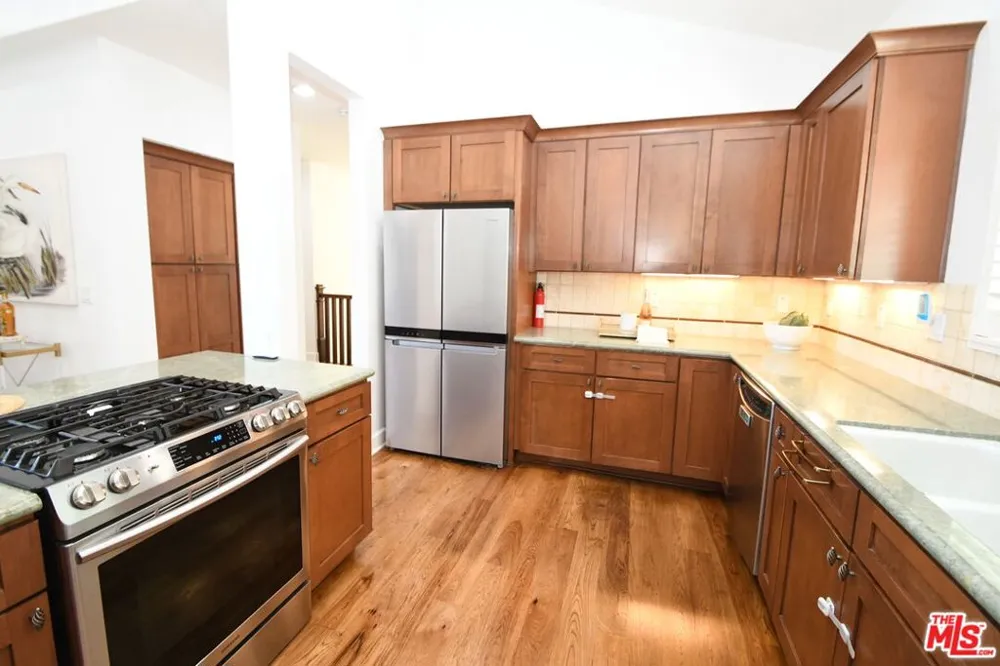 2516 Gates Avenue #B Redondo Beach, CA 90278