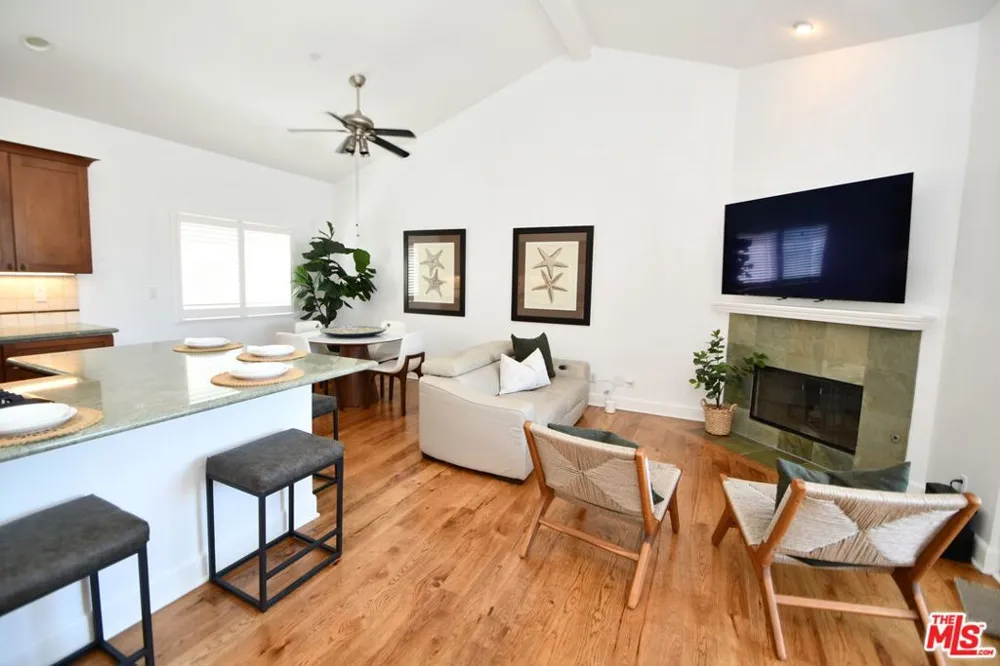 2516 Gates Avenue #B Redondo Beach, CA 90278