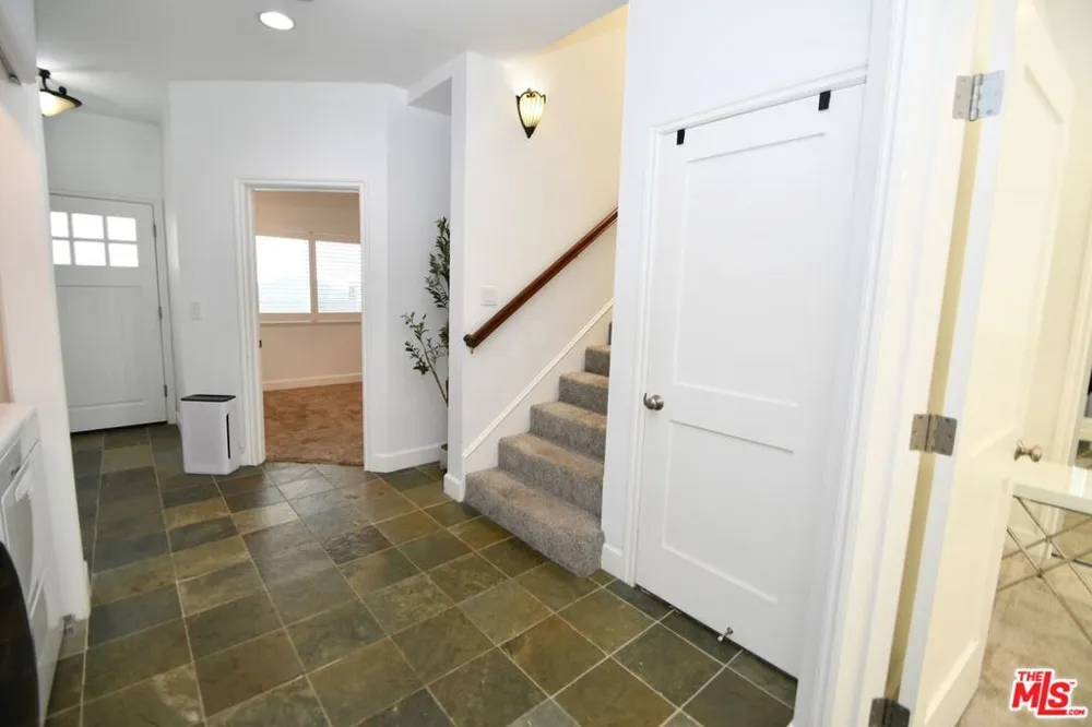 2516 Gates Avenue #B Redondo Beach, CA 90278