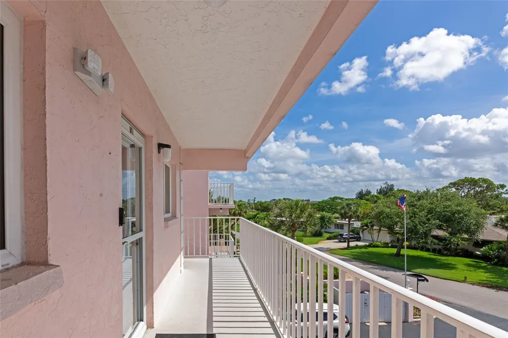 910 GOLDEN BEACH BOULEVARD #202 Venice, FL 34285
