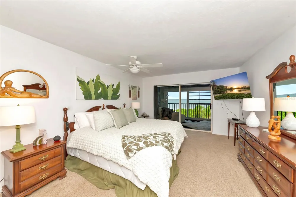 910 GOLDEN BEACH BOULEVARD #202 Venice, FL 34285