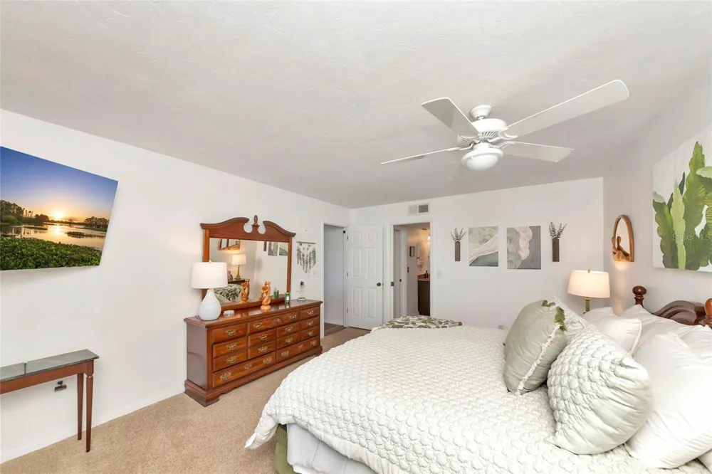 910 GOLDEN BEACH BOULEVARD #202 Venice, FL 34285