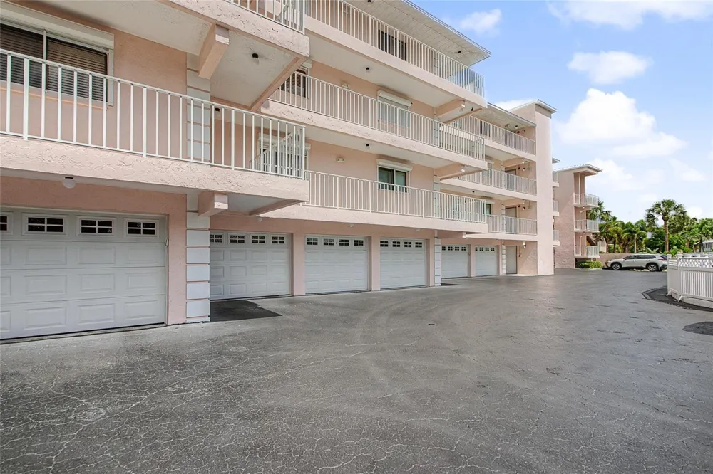 910 GOLDEN BEACH BOULEVARD #202 Venice, FL 34285
