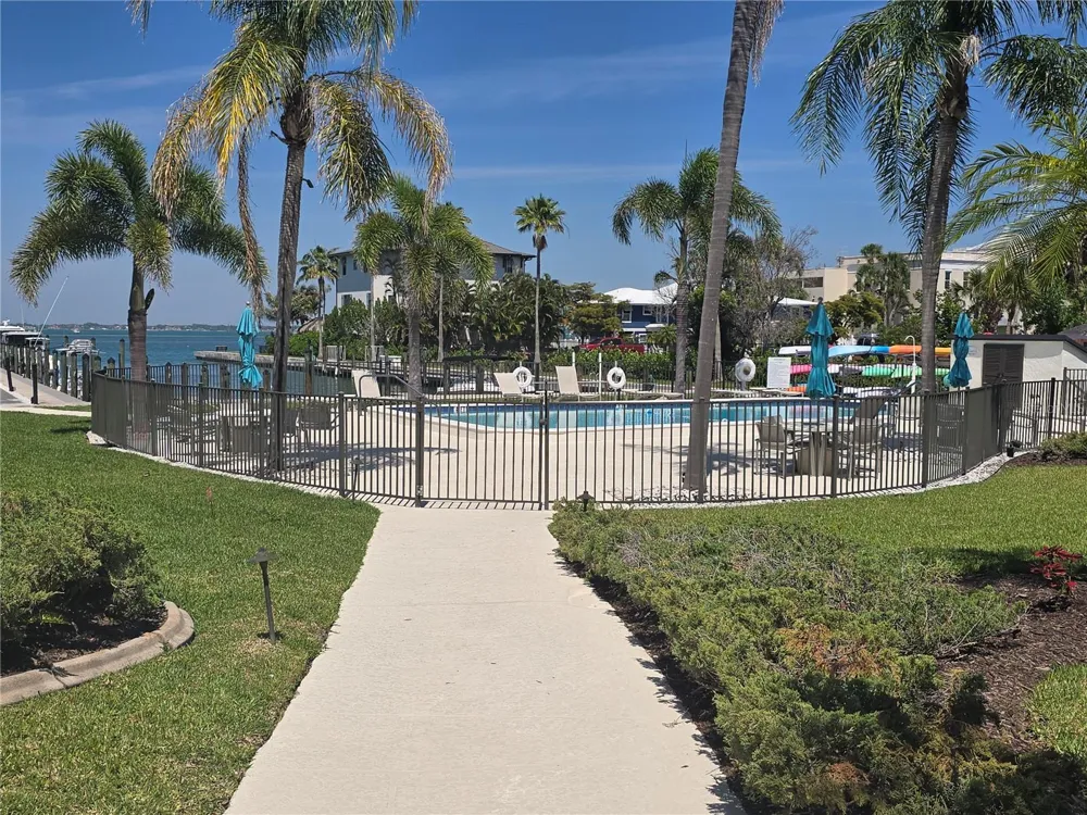 450 GULF OF MEXICO DRIVE #303 Longboat Key, FL 34228