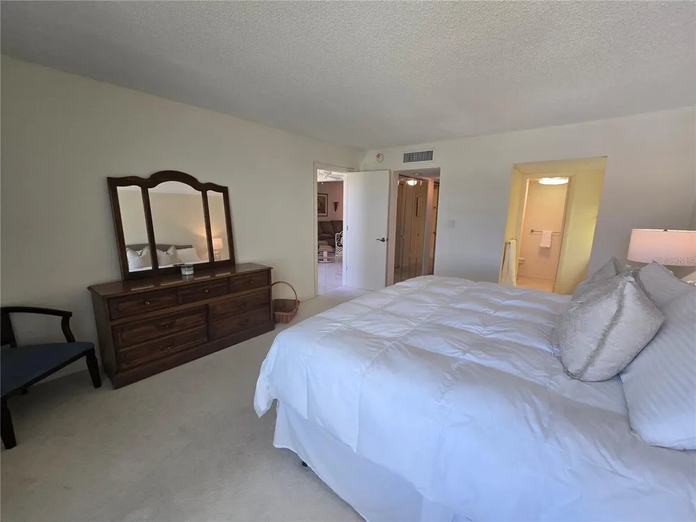450 GULF OF MEXICO DRIVE #303 Longboat Key, FL 34228