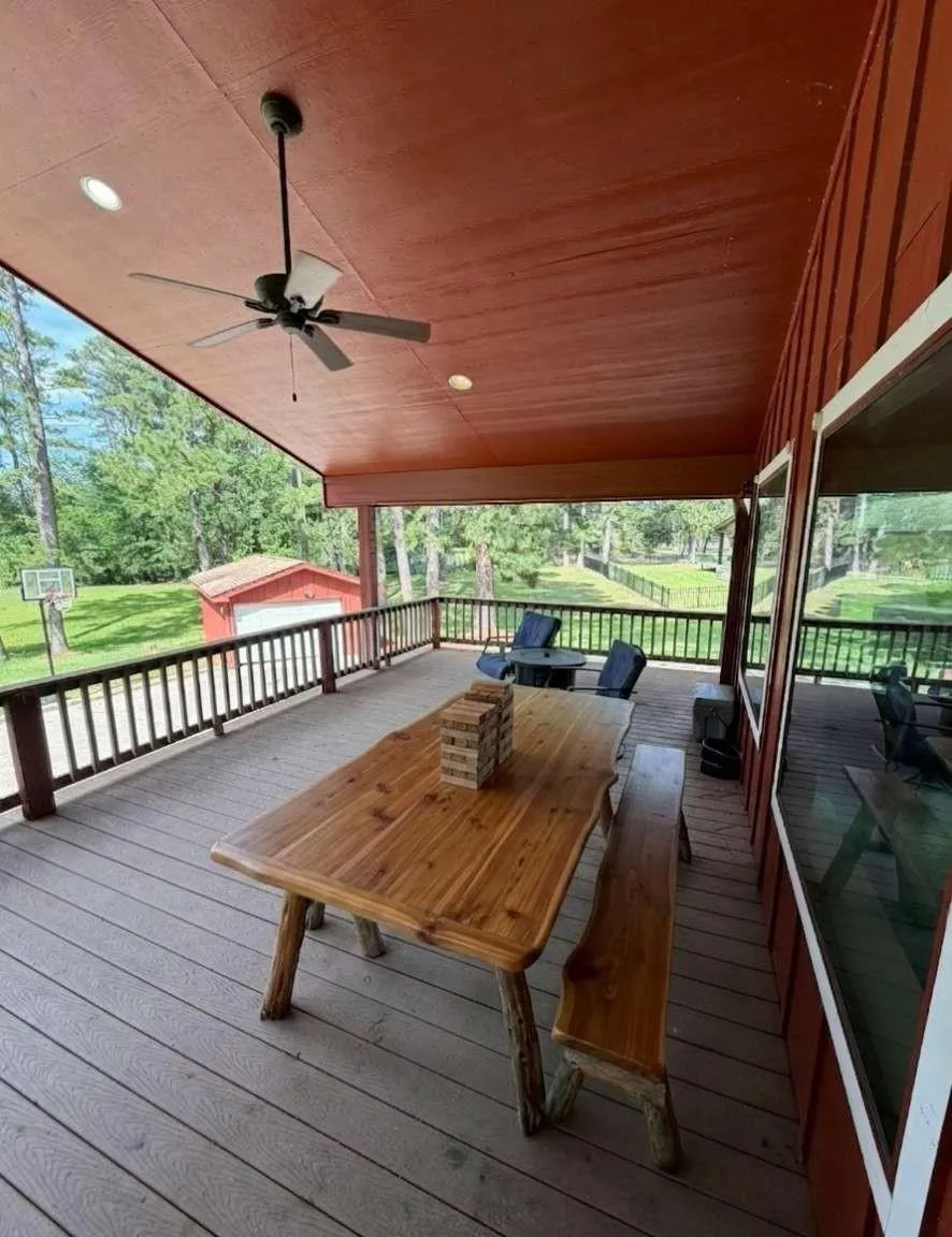 156 Cove Lane Brookeland, TX 75931