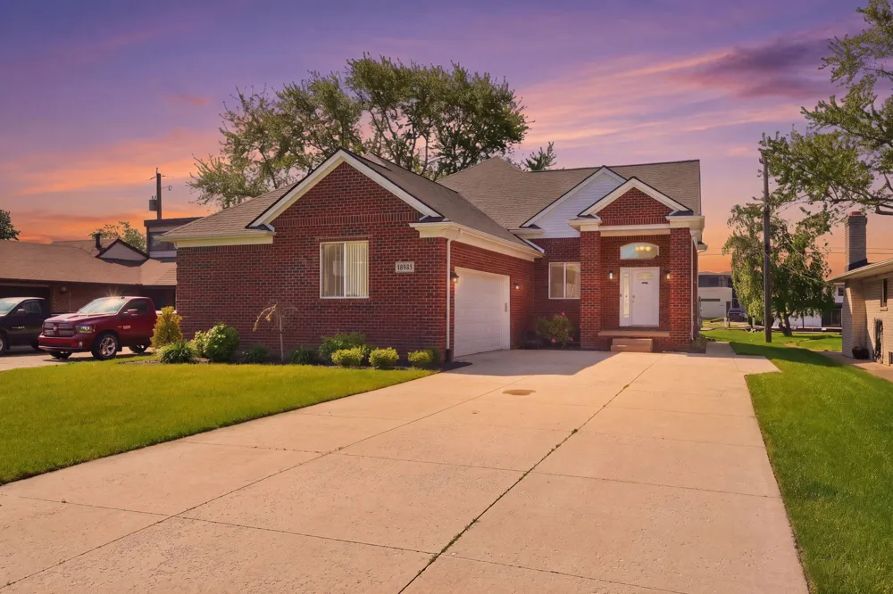 48484 Jefferson Avenue Chesterfield Township, MI 48047
